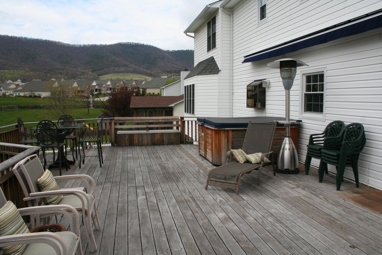 5336 Huntridge Road Roanoke, VA 24012 - Photo 97 of 151 12'9' x 30' remote controlled awning