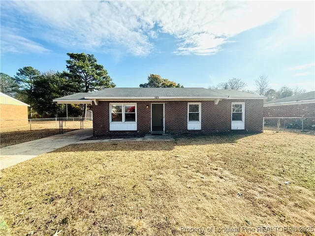 $1,100 | 923 Fiske Drive, Fayetteville, NC 28311