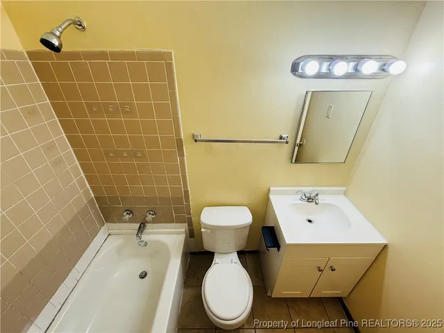 $1,100 | 923 Fiske Drive, Fayetteville, NC 28311