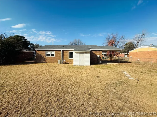 $1,100 | 923 Fiske Drive, Fayetteville, NC 28311