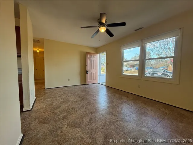 $1,100 | 923 Fiske Drive, Fayetteville, NC 28311