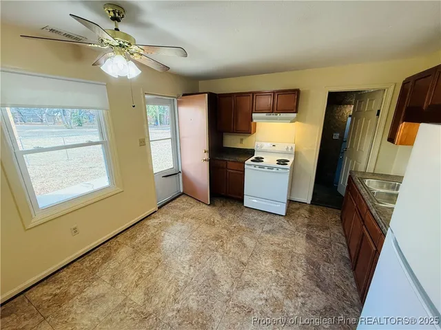 $1,100 | 923 Fiske Drive, Fayetteville, NC 28311