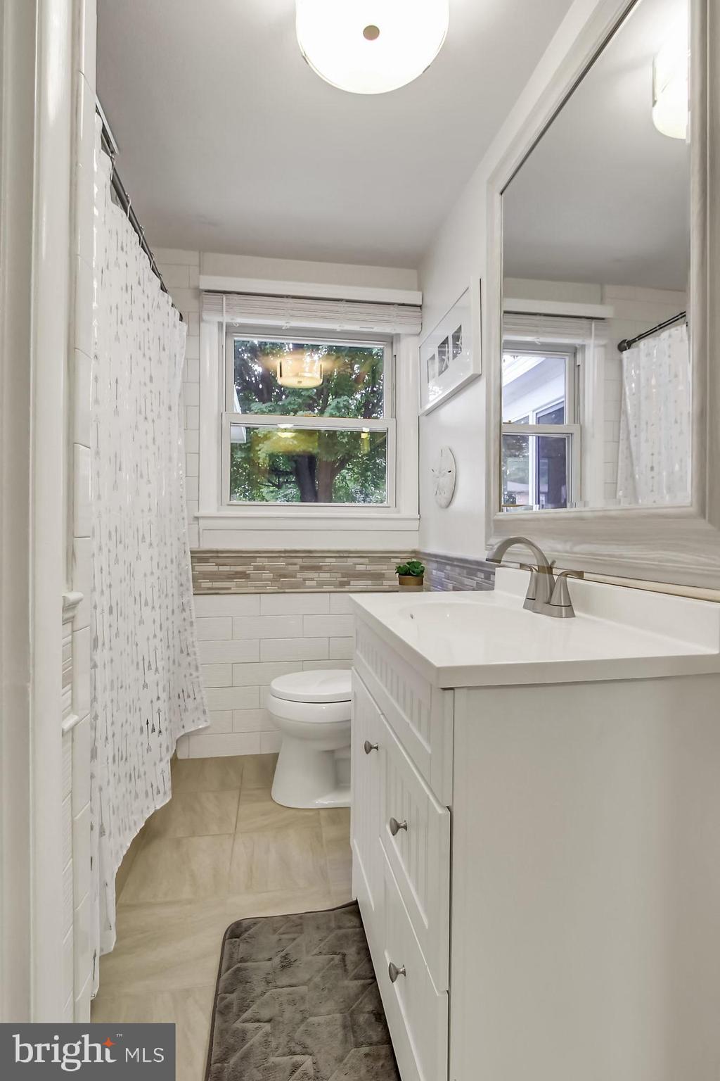 2440 Cambridge Road York, PA 17402 - Photo 13 of 25 Gallery Image 13
