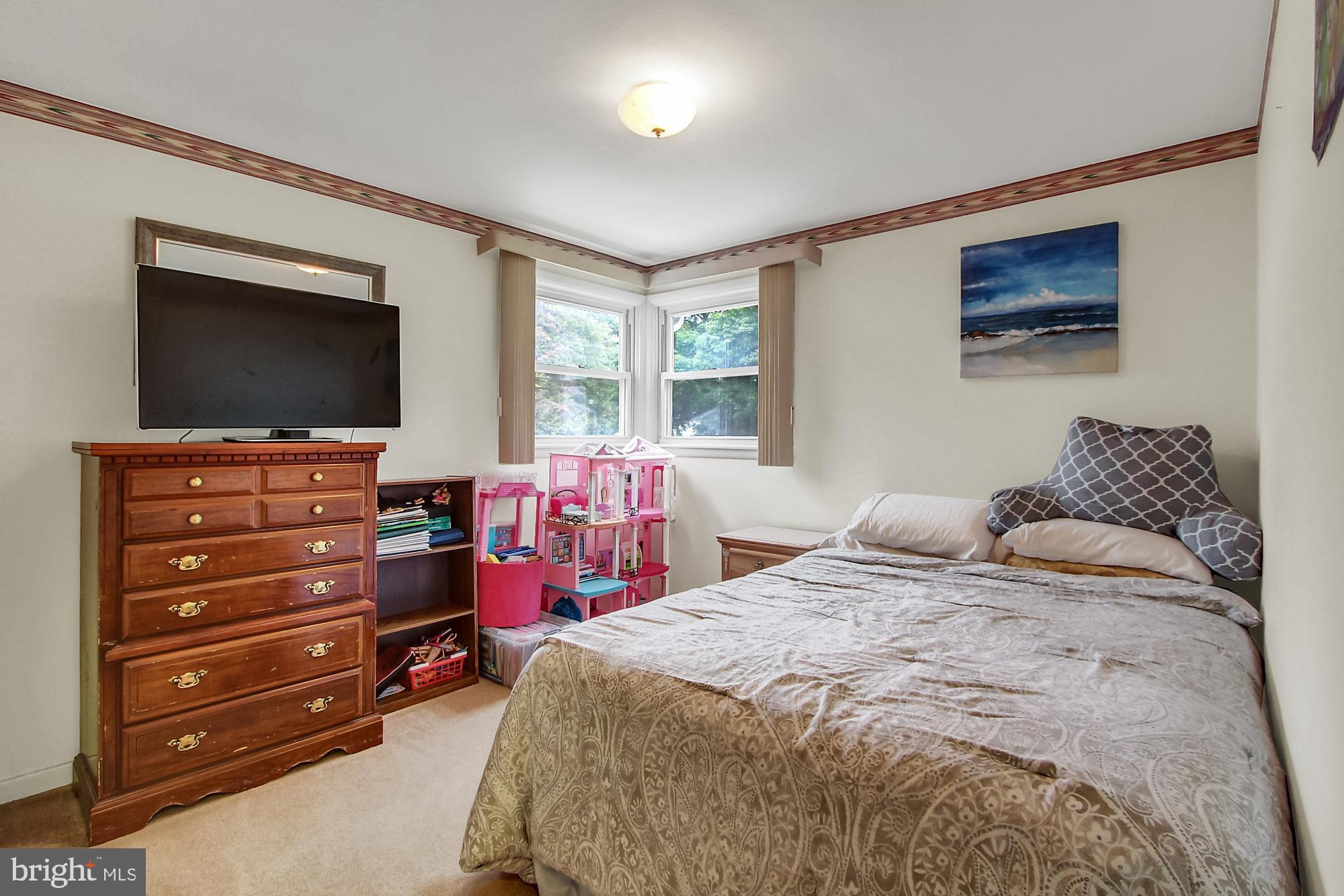 2440 Cambridge Road York, PA 17402 - Photo 10 of 25 Gallery Image 10