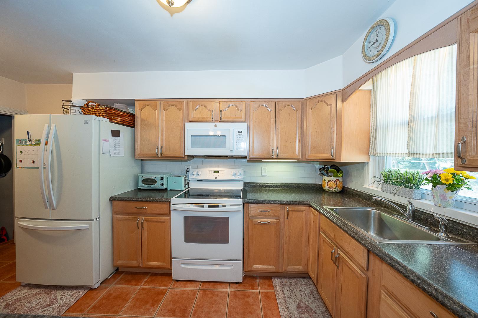 726 Fairfax Road Drexel Hill, PA 19026 - Photo 11 of 33 Kitchen
