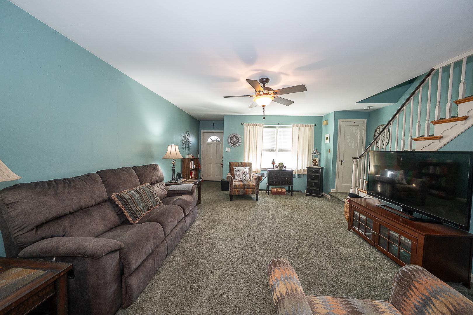 726 Fairfax Road Drexel Hill, PA 19026 - Photo 5 of 33