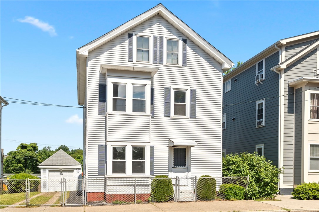 32 Middle Street Pawtucket, RI 02860 - Photo 2 of 43 Gallery Image 2