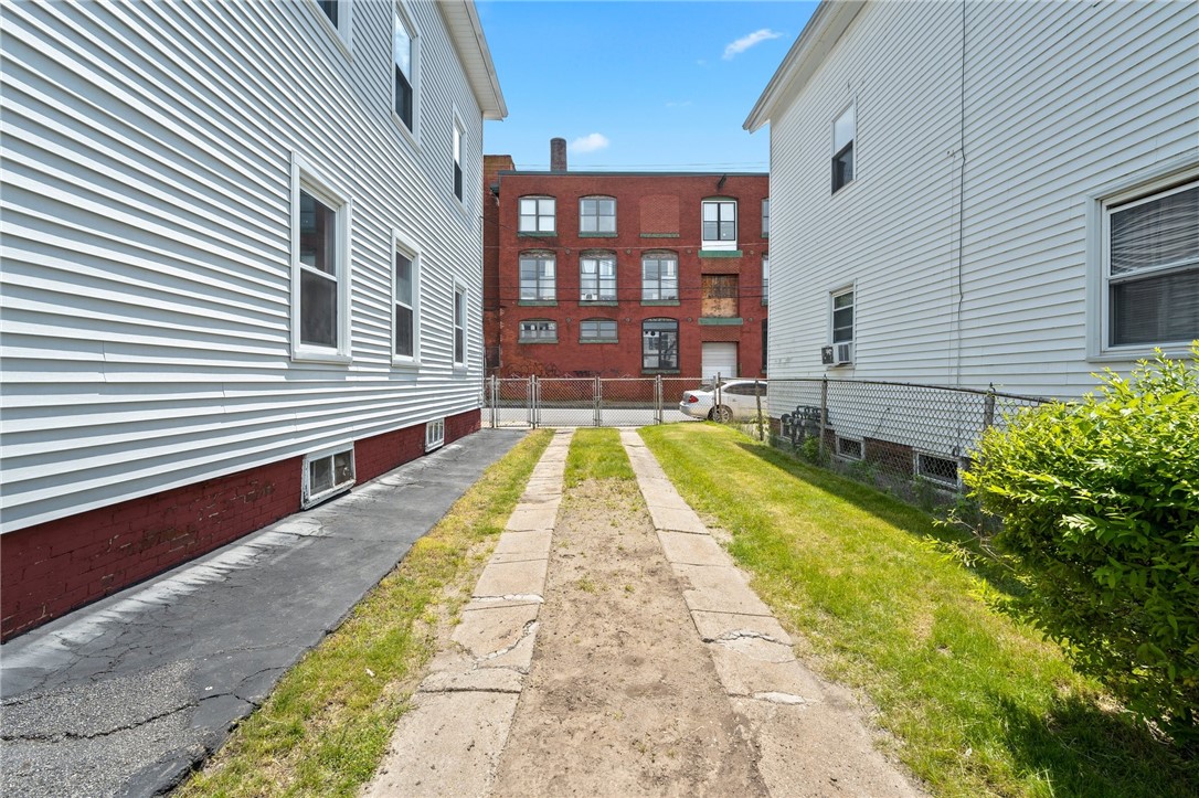 32 Middle Street Pawtucket, RI 02860 - Photo 42 of 43 Gallery Image 42