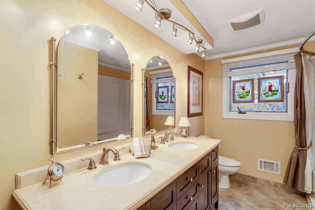 682 Heritage Lane Rochester Hills, MI 48309 - Photo 30 of 88
