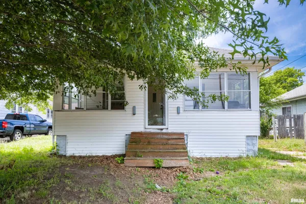 $42,000 | 211 Minch Street, South Pekin, IL 61564