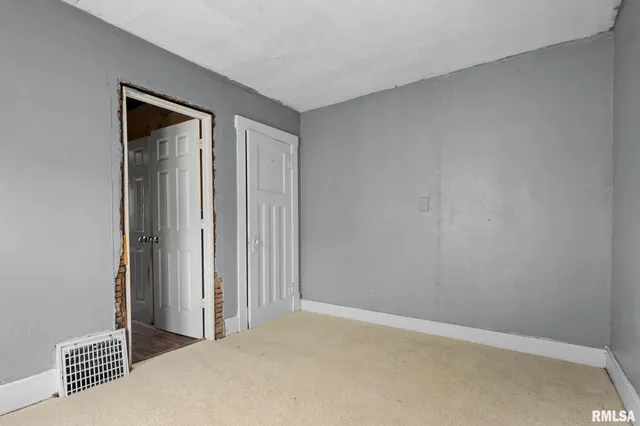 $45,000 | 211 Minch Street, South Pekin, IL 61564