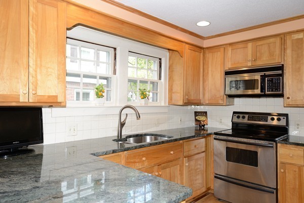 16 Chatham Road Longmeadow, MA 01106 - Photo 8 of 30 Gallery Image 8
