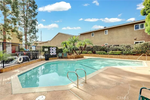 $998,750 | 380 West Wilson Street, Unit C101, Costa Mesa, CA 92626