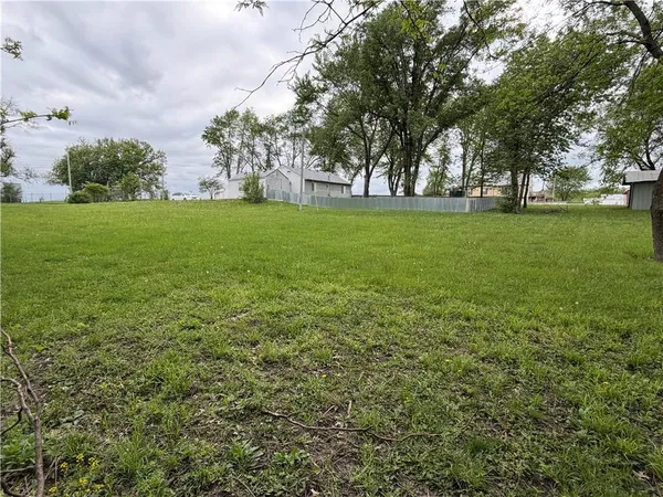 $200,000 | 2000 Anaconda Road, Harrisonville, MO 64701