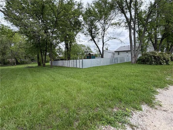 $200,000 | 2000 Anaconda Road, Harrisonville, MO 64701