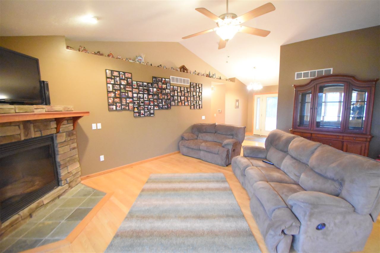3244 West Tyrrell Road Owosso, MI 48867 - Photo 5 of 30 50005219-4.JPG