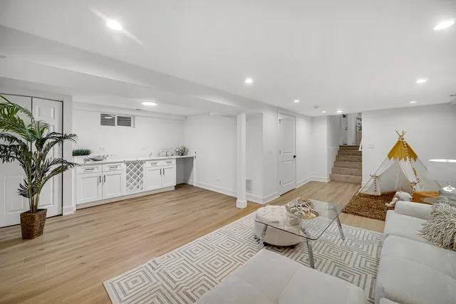 $574,999 | 1845 Everett Avenue, Des Plaines, IL 60018