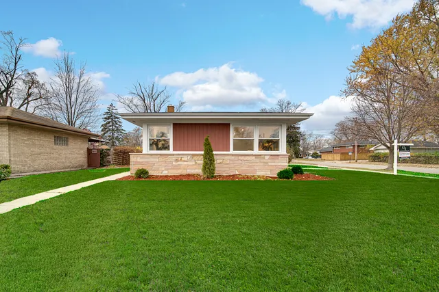 $574,999 | 1845 Everett Avenue, Des Plaines, IL 60018