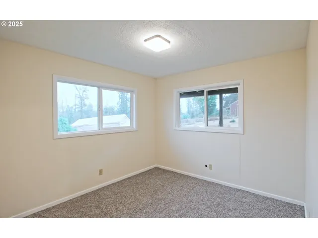 $745,000 | 40235 Rainbow Drive, Scio, OR 97374