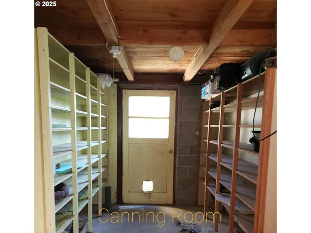 $745,000 | 40235 Rainbow Drive, Scio, OR 97374