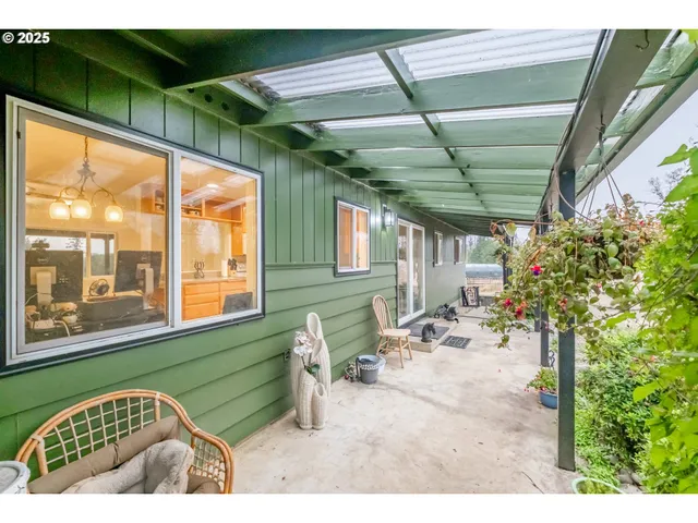 $745,000 | 40235 Rainbow Drive, Scio, OR 97374