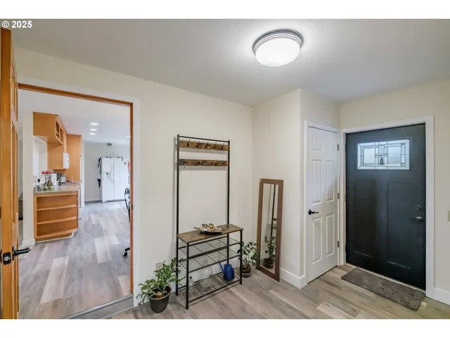 $745,000 | 40235 Rainbow Drive, Scio, OR 97374