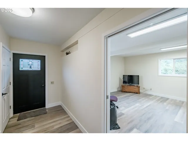 $745,000 | 40235 Rainbow Drive, Scio, OR 97374