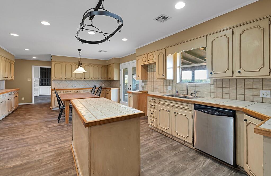 596 Saffle Road Robinson, TX 76706 - Photo 9 of 38