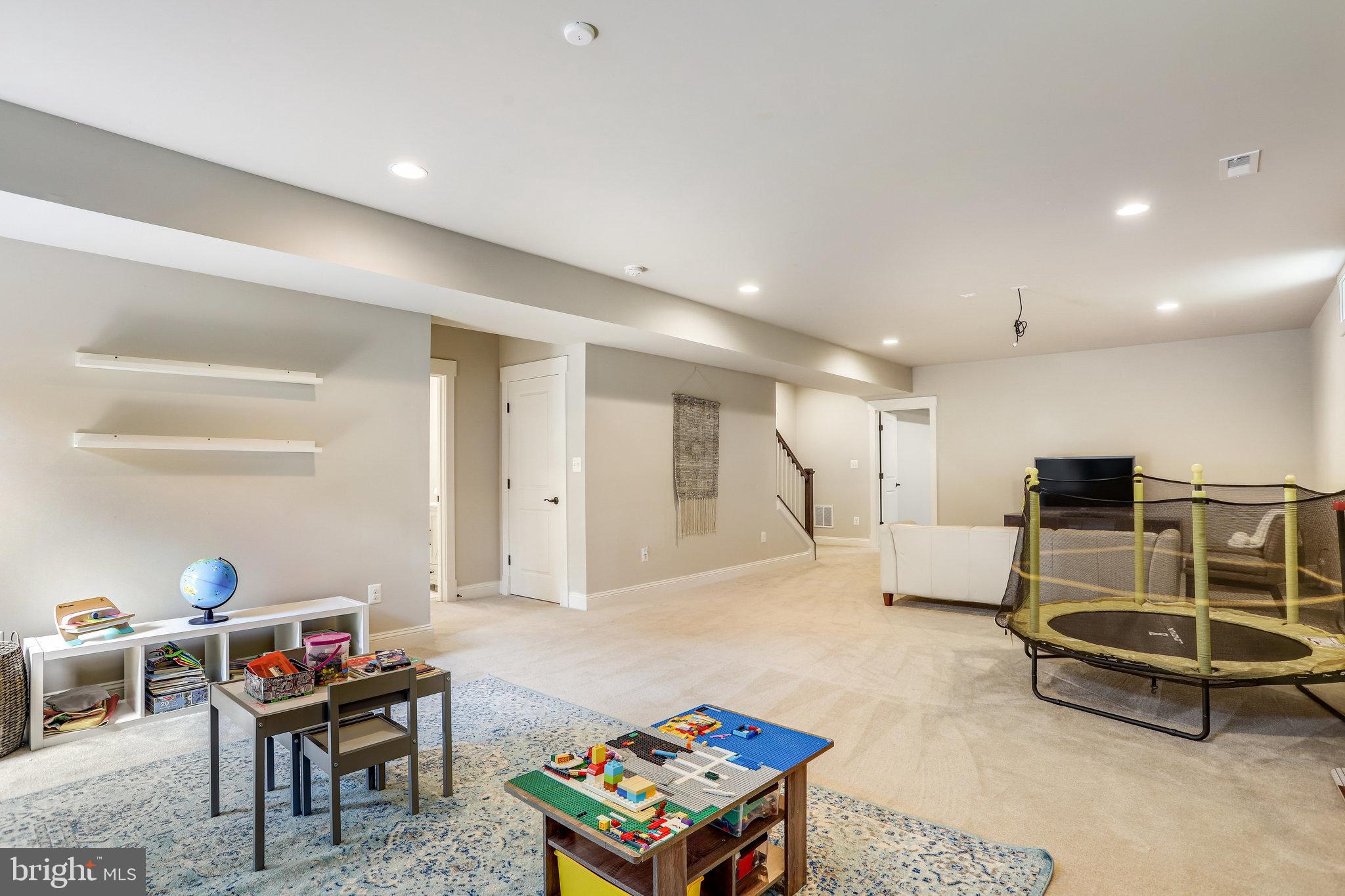 714 Kingsley Road Southwest Vienna, VA 22180 - Photo 51 of 62 Great Space!