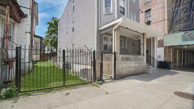 $1,275,000 | 32 North Street | University Heights