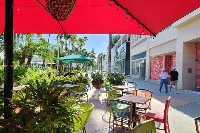 $490,000 | 1300 Lincoln Road, Unit A701, Miami Beach, FL 33139