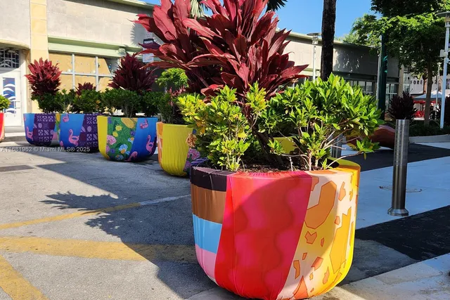 $490,000 | 1300 Lincoln Road, Unit A701, Miami Beach, FL 33139