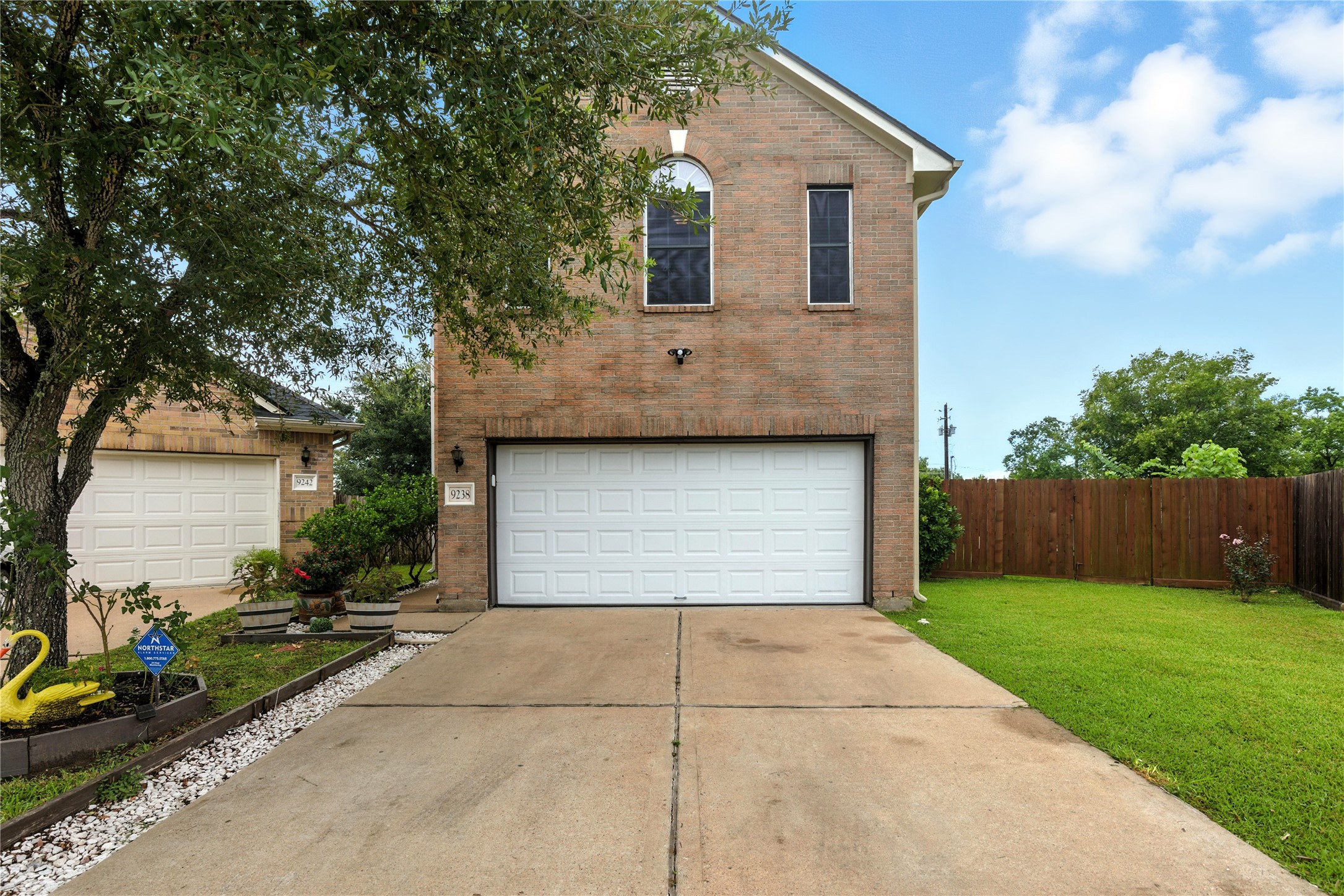 9238 Quercus Circle Houston, TX 77075 - Photo 1 of 11