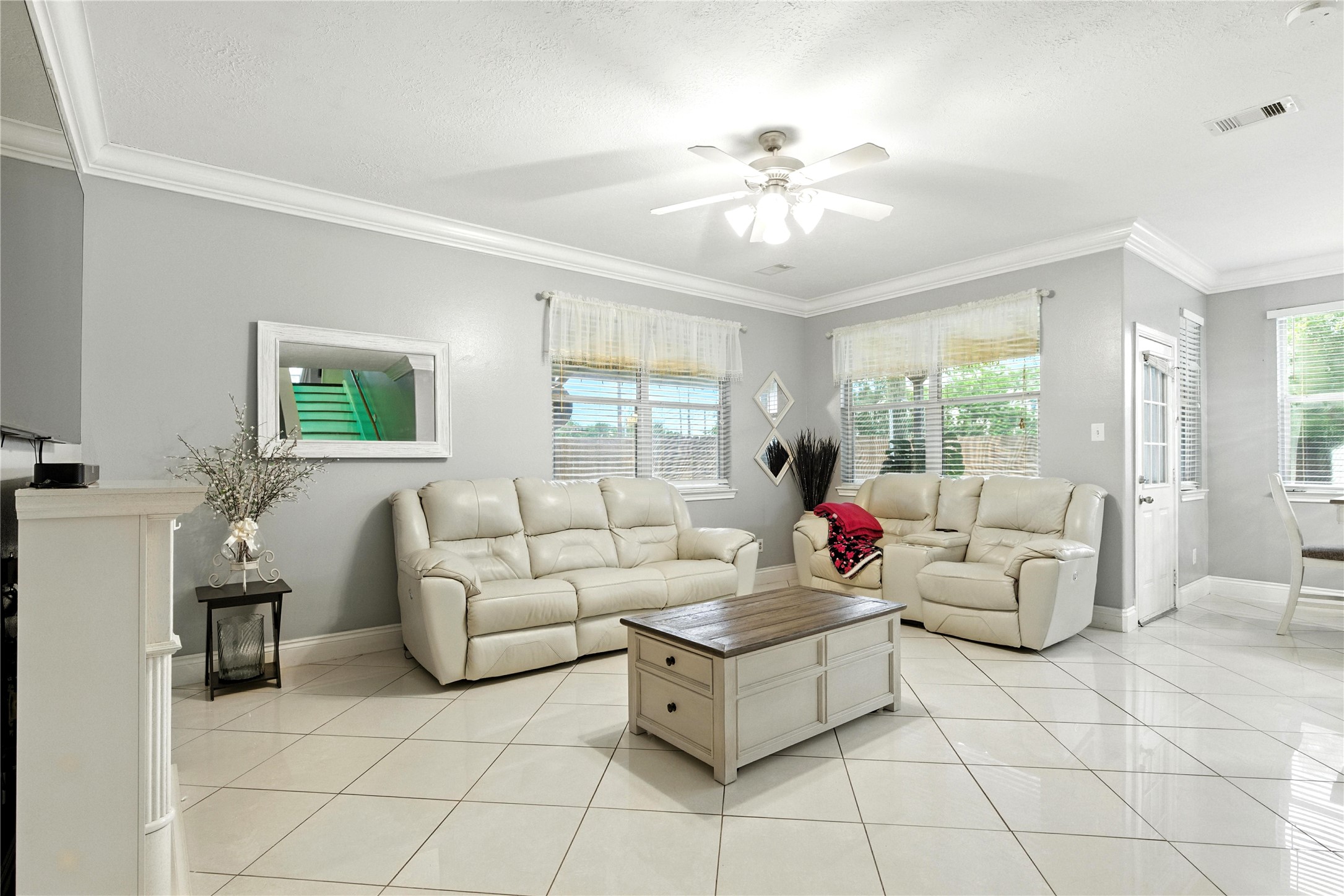 9238 Quercus Circle Houston, TX 77075 - Photo 3 of 11