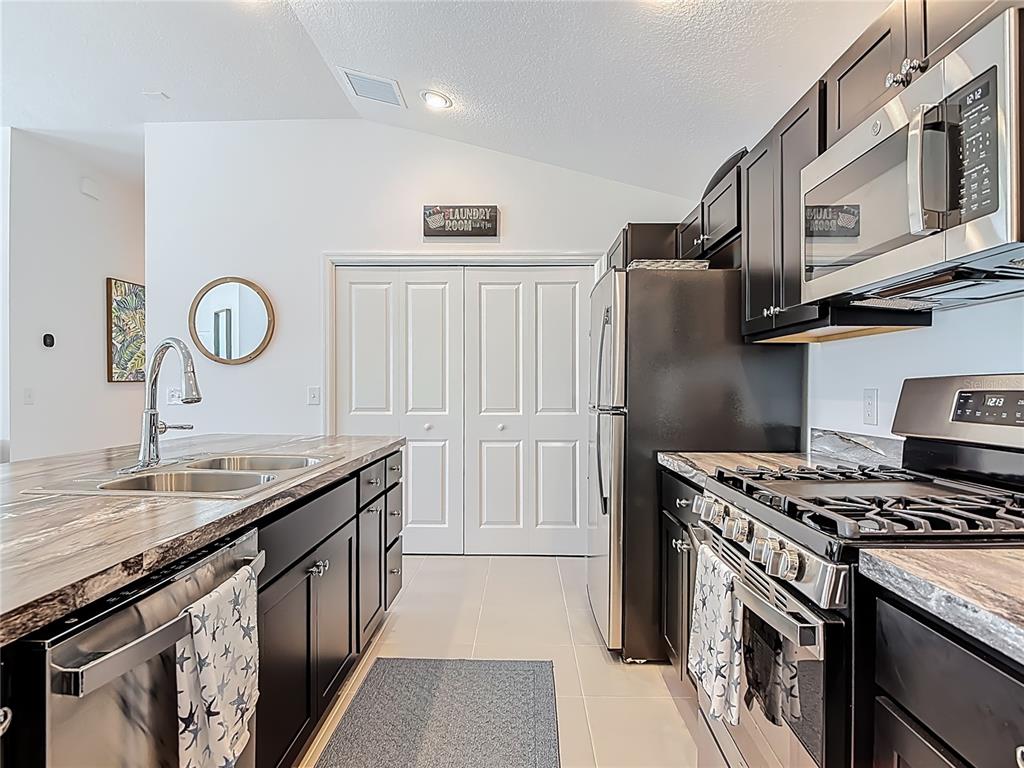 3552 Grouby Road The Villages, FL 32163 - Photo 10 of 54