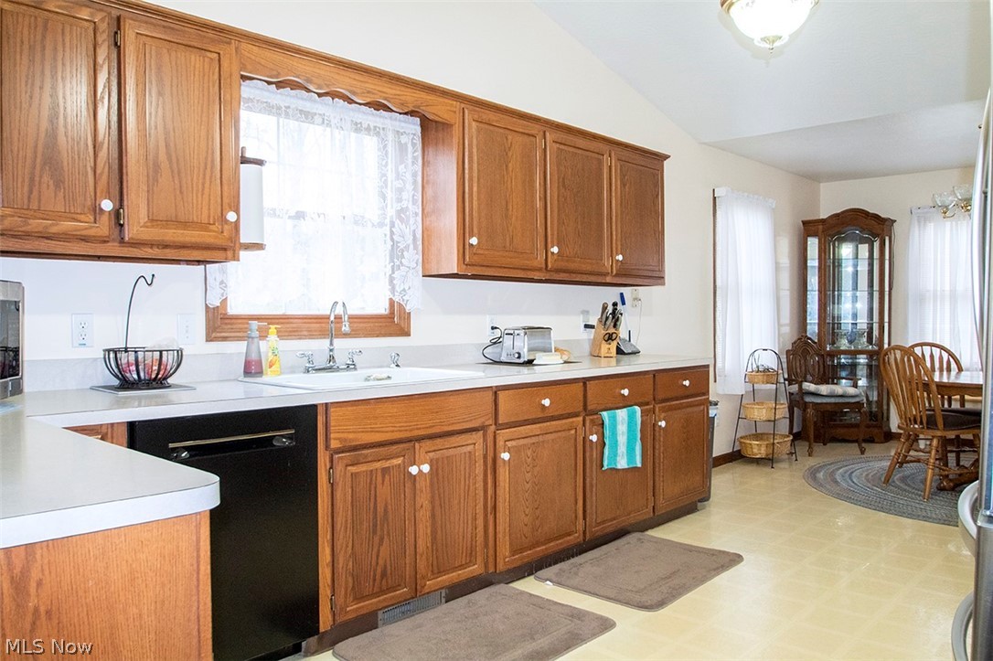 8585 Harris Road Lodi, OH 44254 - Photo 8 of 25 Gallery Image 8