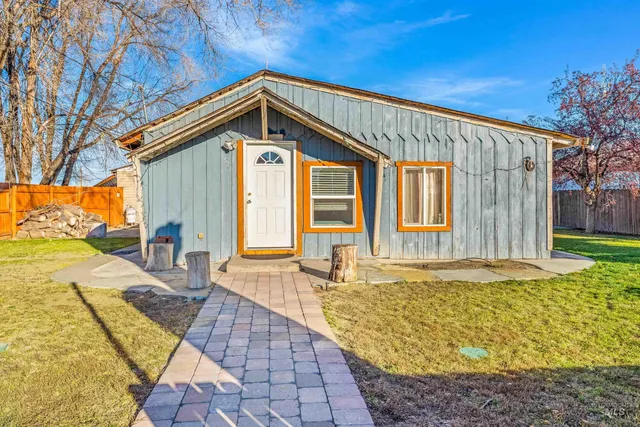 $269,000 | 622 1st Avenue East, Gooding, ID 83330