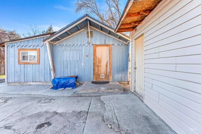 $269,000 | 622 1st Avenue East, Gooding, ID 83330