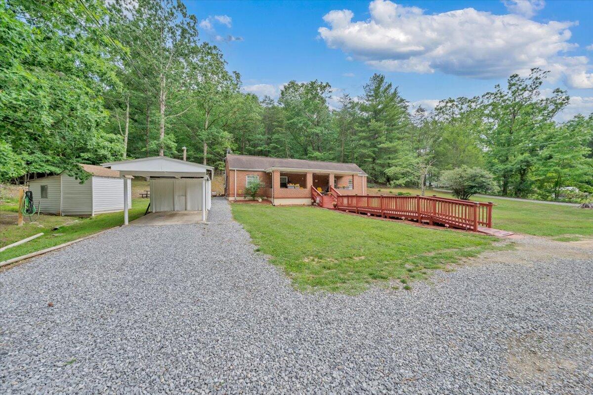 1852 Wildwood Road Salem, VA 24153 - Photo 43 of 48 42-MIB07921