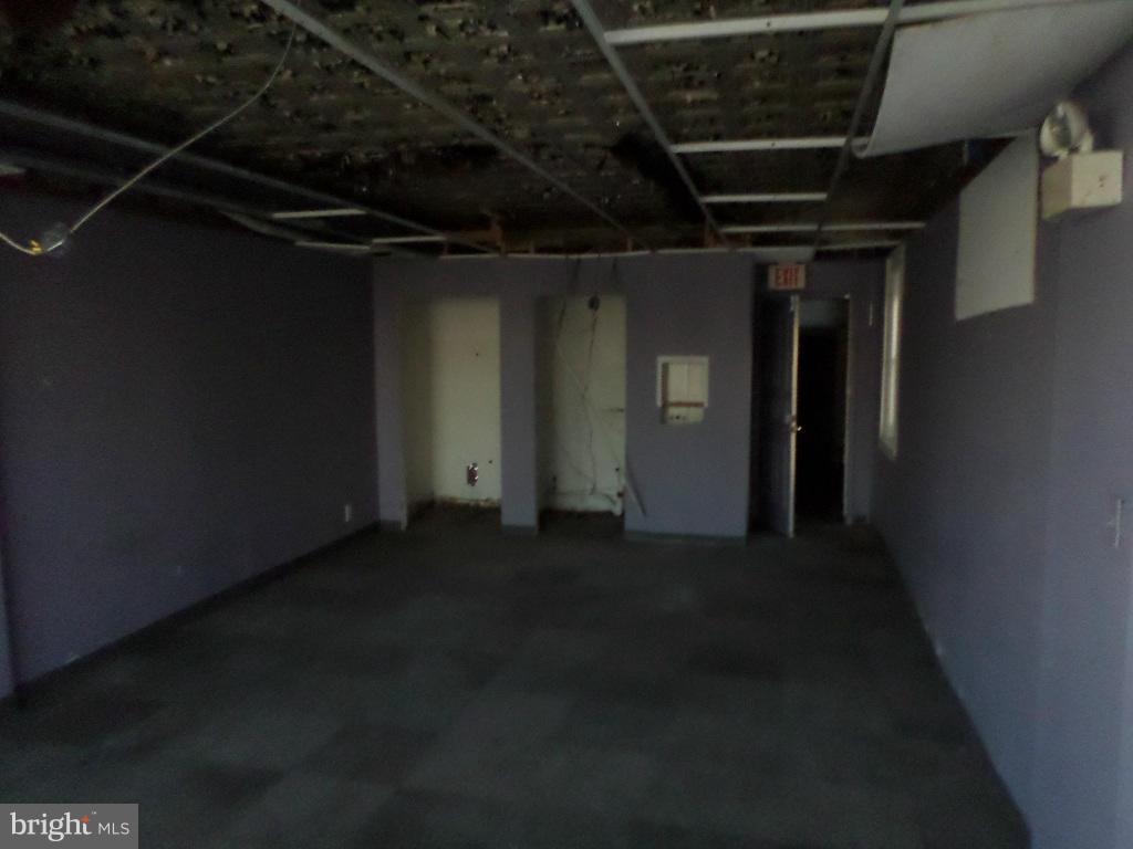 4534 Harford Road Baltimore, MD 21214 - Photo 4 of 18 a view of room