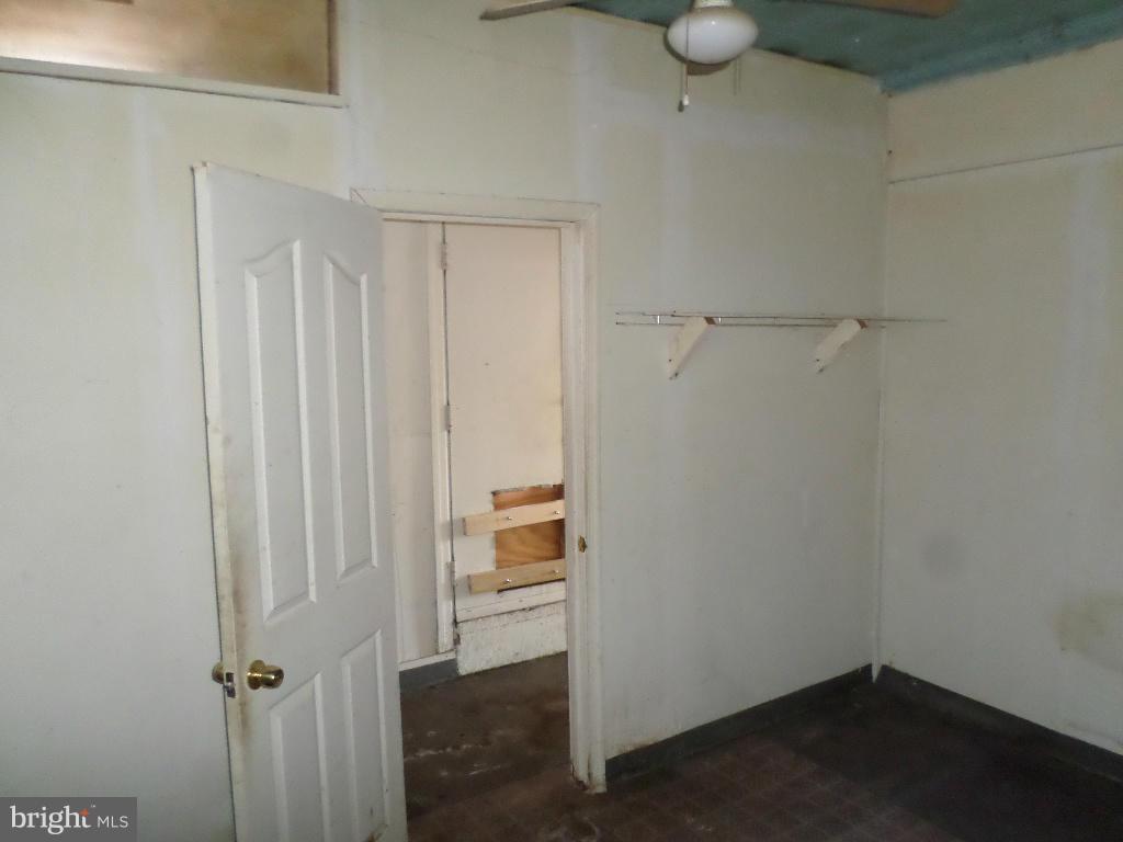 4534 Harford Road Baltimore, MD 21214 - Photo 5 of 18 a view of small space