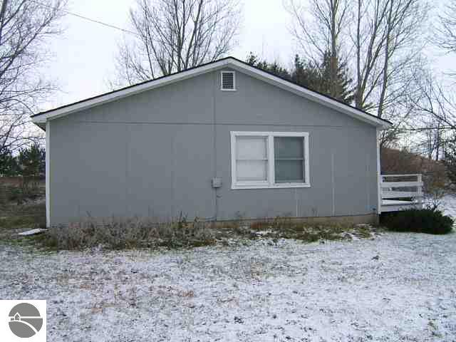6148 Barney Road Traverse City, MI 49684 - Photo 4 of 19 1722352-3.JPG