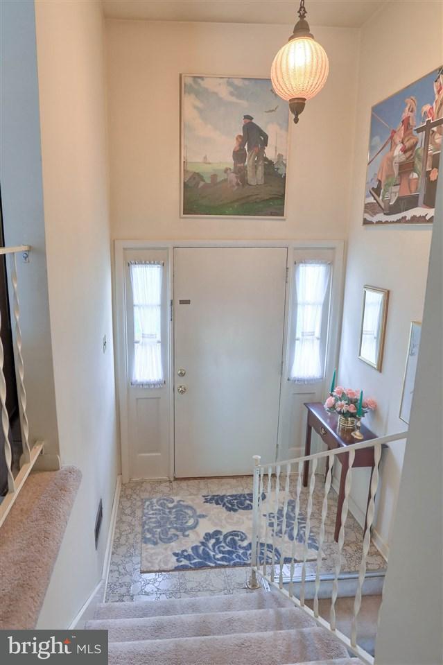1829 Powder Mill Road York, PA 17402 - Photo 3 of 36