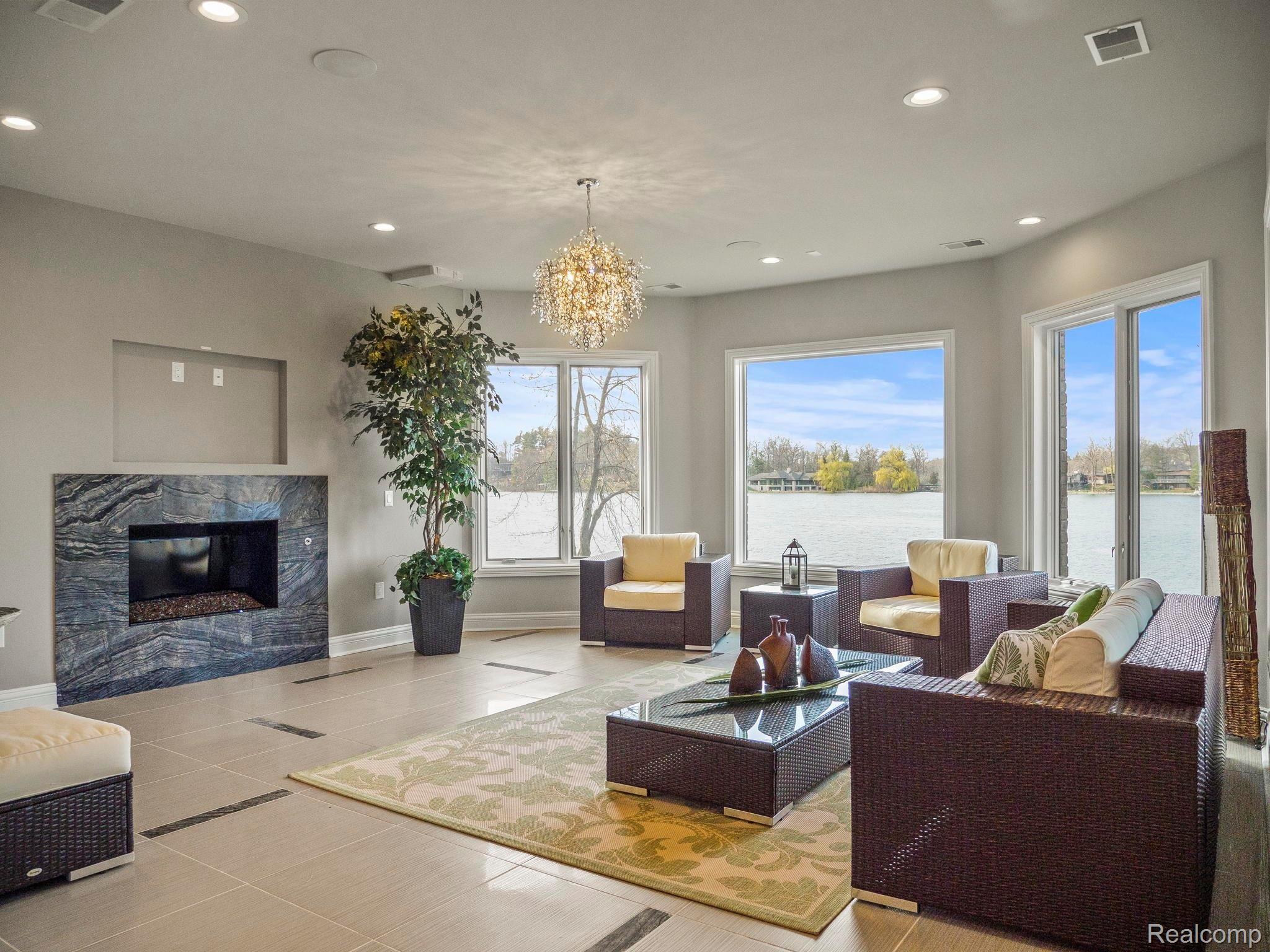 1530 Kirkway Road Bloomfield Hills, MI 48302 - Photo 28 of 38 76-web-or-mls-P1255113.JPG