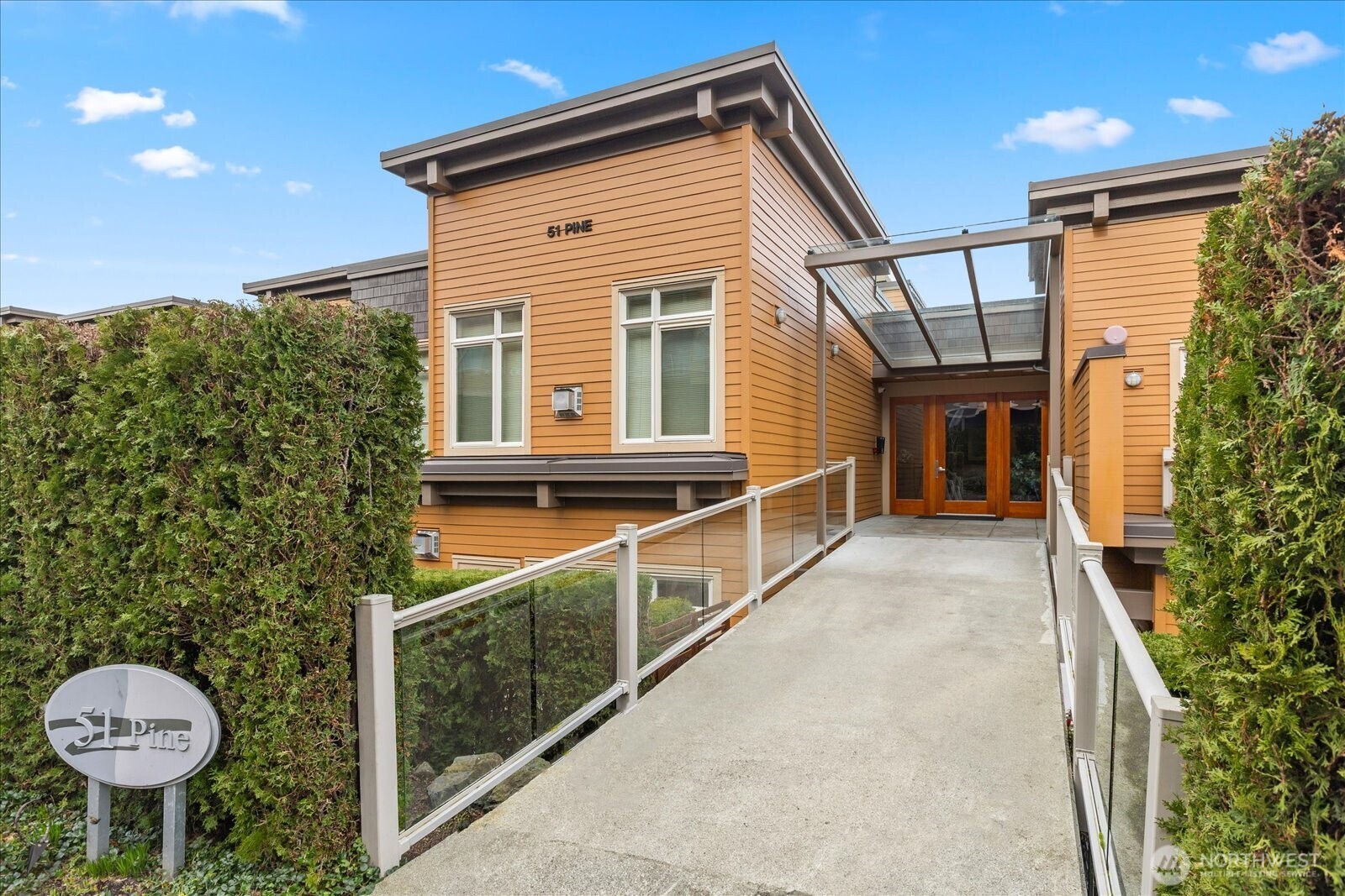 51 Pine Street, Unit 201 Edmonds, WA 98020 - Photo 3 of 36