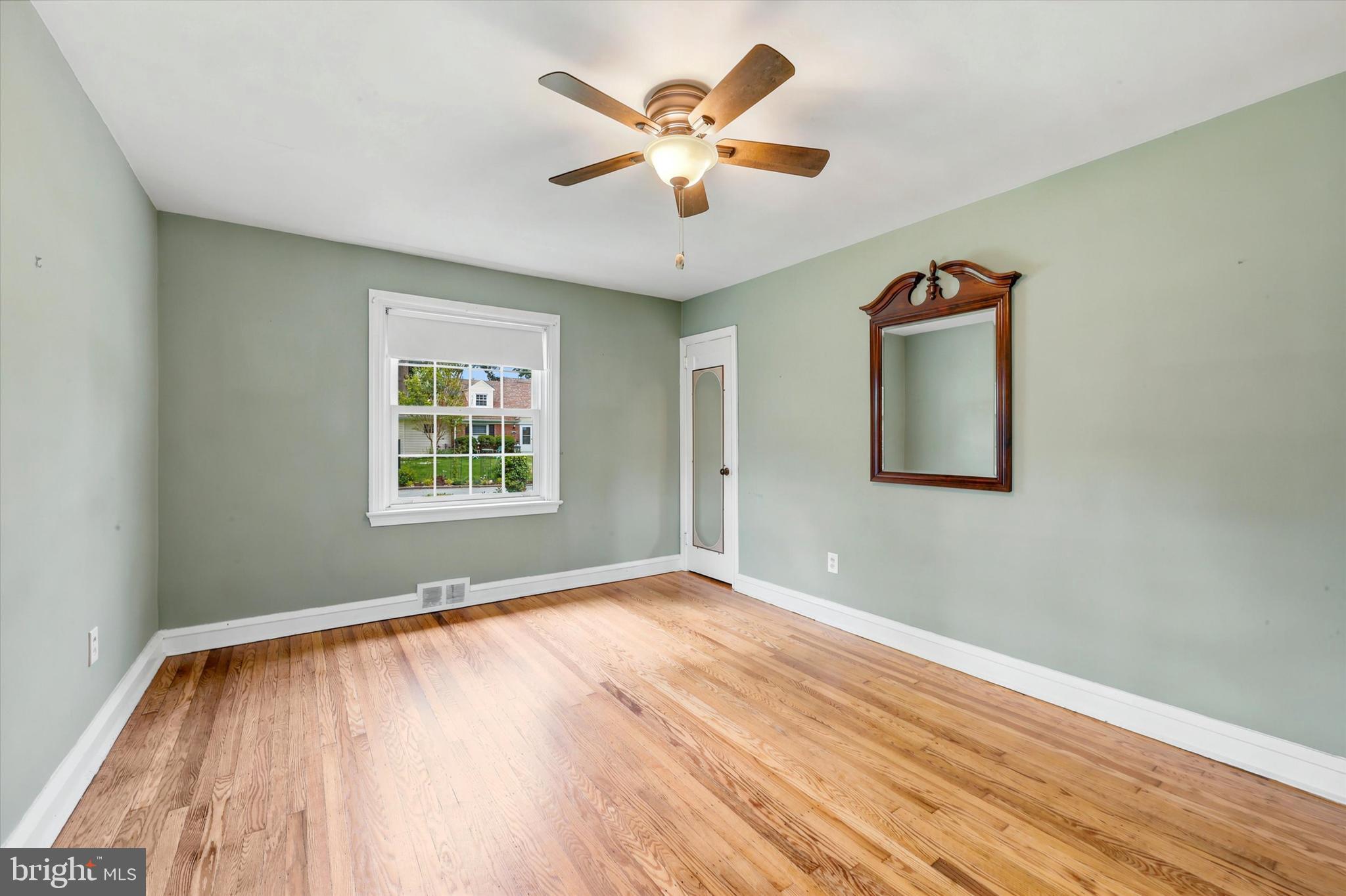 308 Henry Lane Wallingford, PA 19086 - Photo 13 of 36 Master bed main floor