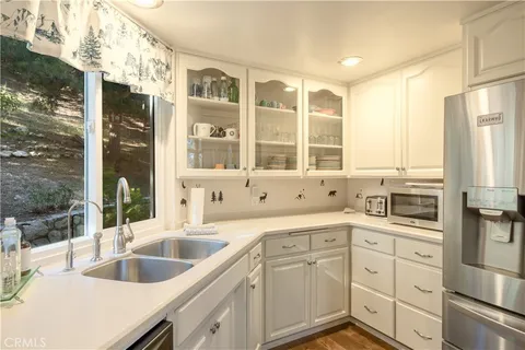 $785,000 | 238 Shasta Drive, Lake Arrowhead, CA 92352