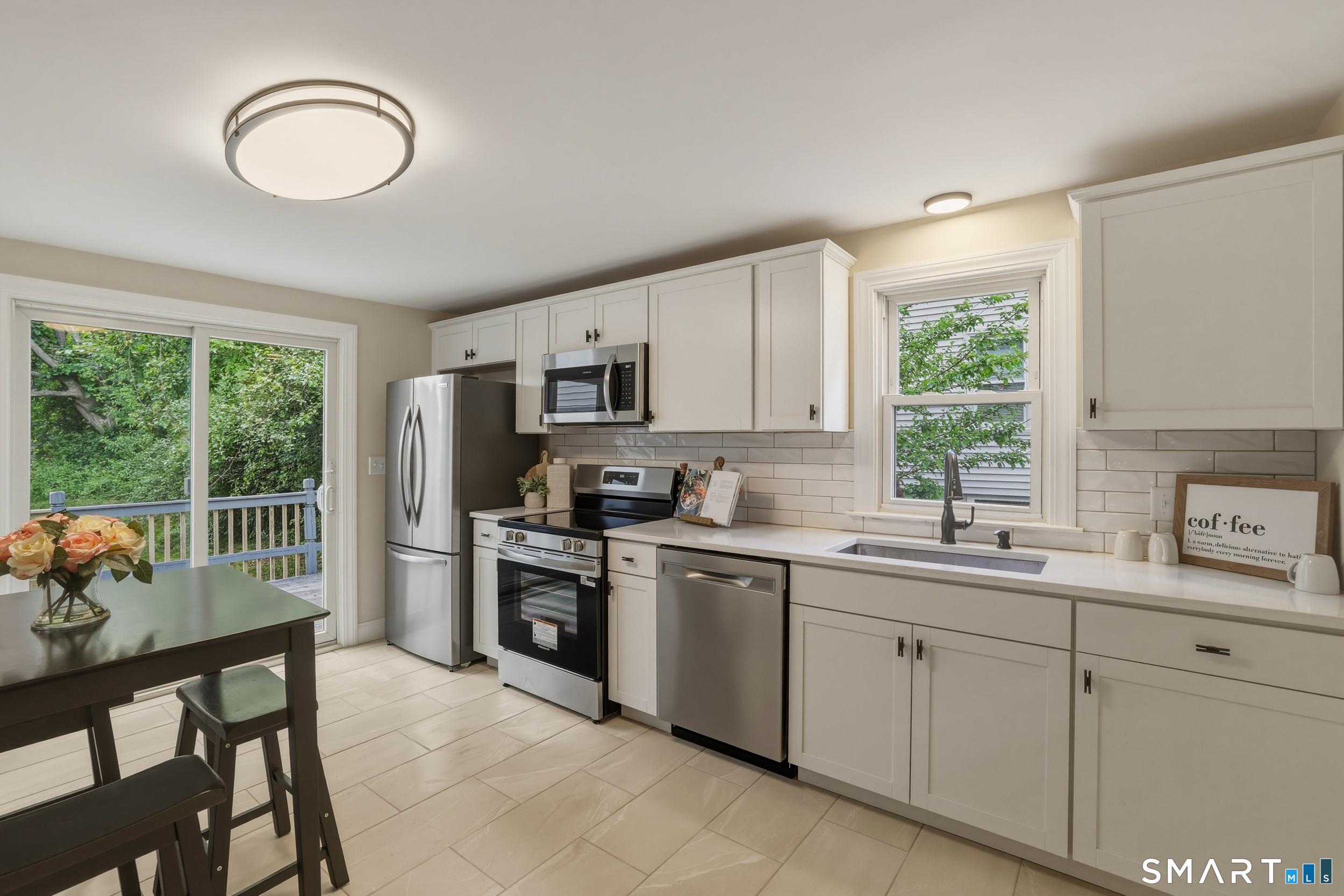 96 Campfield Road Manchester, CT 06040 - Photo 7 of 38