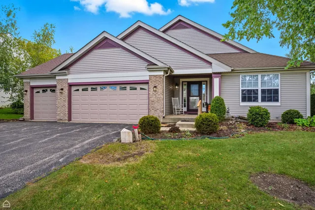 $479,000 | 2008 Crooked Tree Court, McHenry, IL 60050