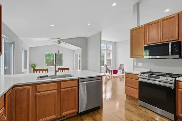 $479,000 | 2008 Crooked Tree Court, McHenry, IL 60050